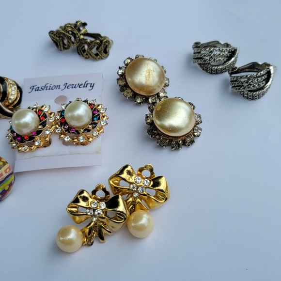 Clip on vintage earrings bundle - Picture 2 of 2